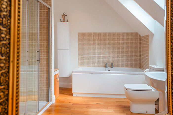 4 Bedroom Detached House For Sale In The Close, Epwell, OX15