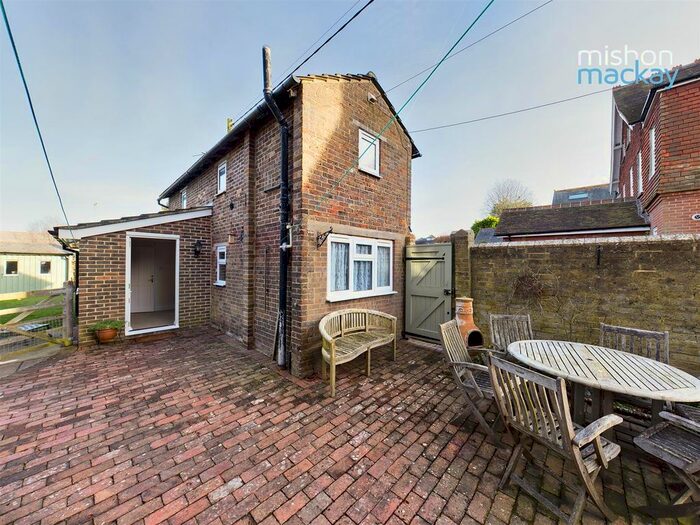 1 Bedroom Property To Rent In Western Road, Hurstpierpoint, BN6