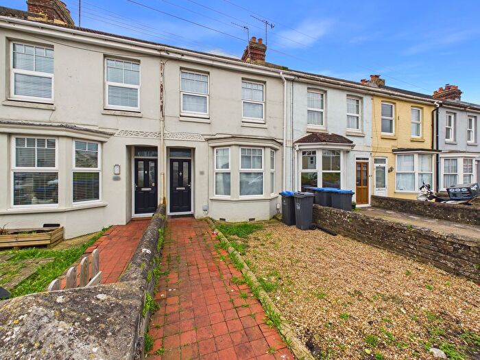 3 Bedroom Terraced House To Rent In Penhill Road, Lancing, BN15