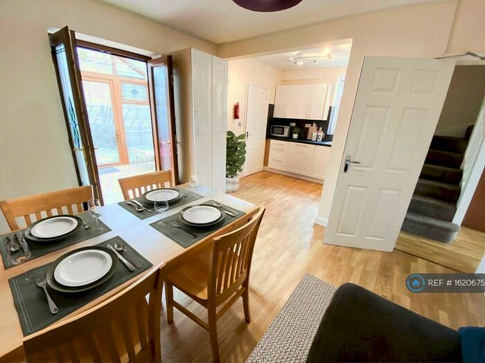 5 Bedroom Semi-Detached House To Rent In Greenstead Road, Colchester, CO1