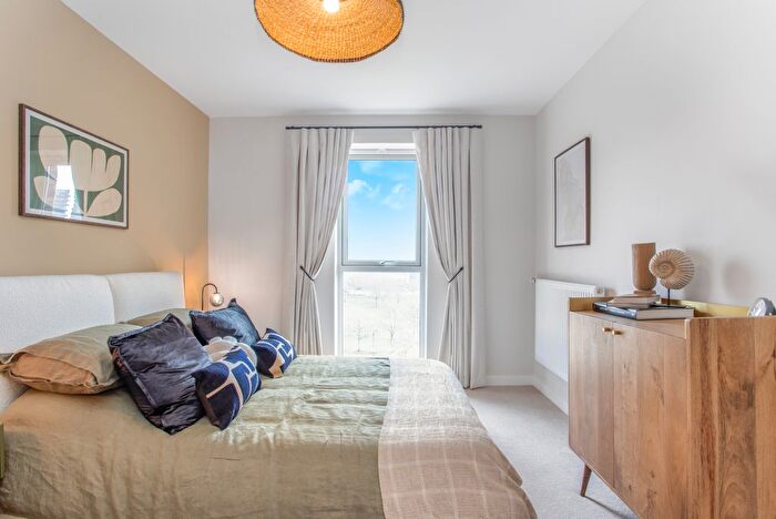 3 Bedroom Flat For Sale In Abbey Road, Barking, IG11