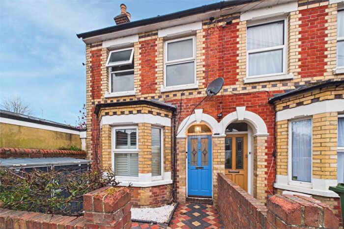 3 Bedroom End Of Terrace House For Sale In Edinburgh Road, Reading, Berkshire, RG30