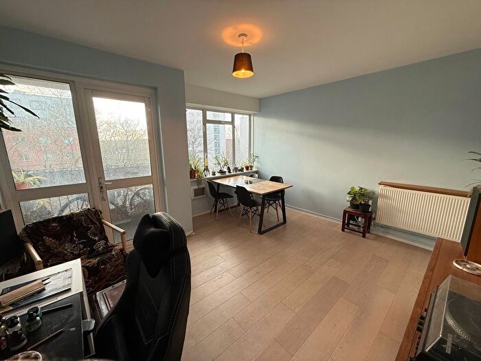 3 Bedroom Flat For Sale In Shoot Up Hill, London, NW2