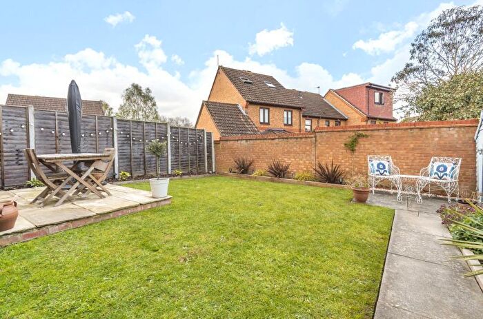 1 Bedroom Semi Detached House To Rent In Devoil Close, Burpham, GU4