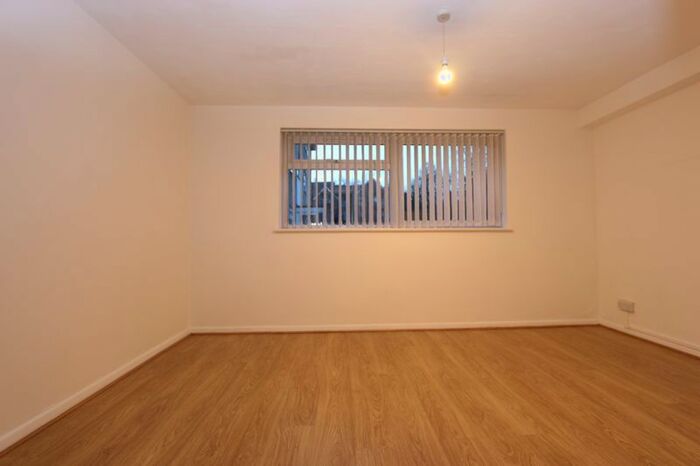 1 Bedroom Flat To Rent In Queen Annes Gardens, Enfield, EN1