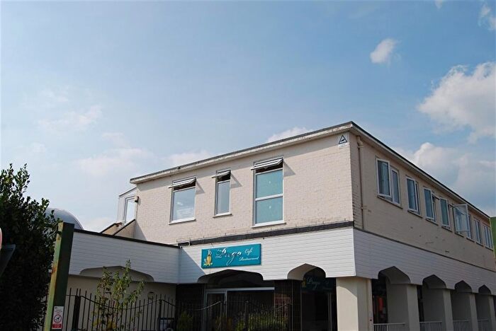 2 Bedroom Flat To Rent In Lymington Road, Highcliffe, Christchurch, BH23