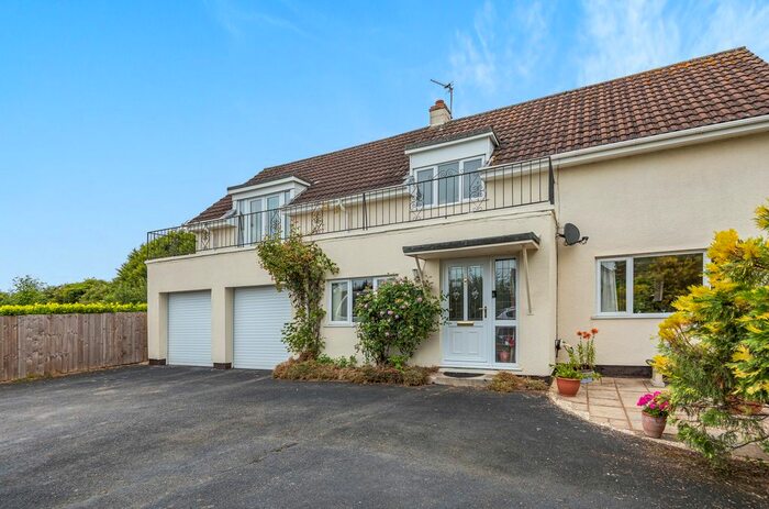 4 Bedroom Detached House For Sale In Victoria Close, New Zealand, SN11