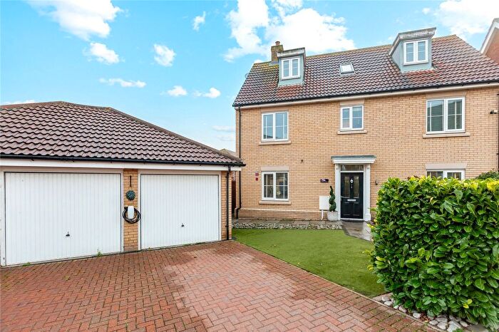 5 Bedroom Detached House For Sale In Scholars Crescent, Basildon, Essex, SS15