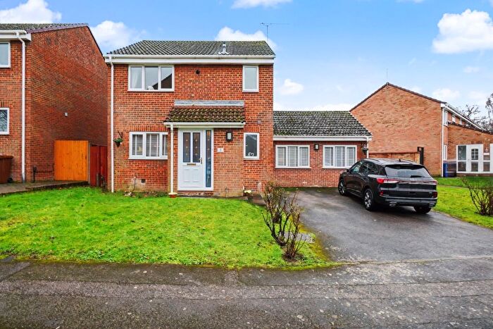 3 Bedroom Detached House For Sale In Middleton Close, Rainham, ME8