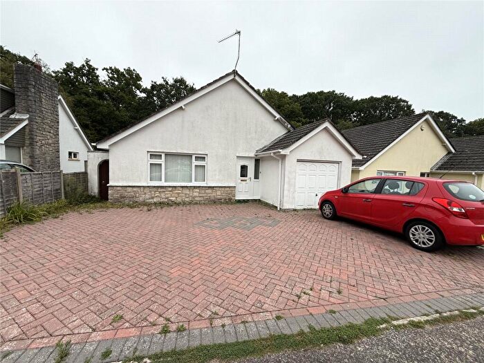 2 Bedroom Bungalow For Sale In Merley Drive, Highcliffe On Sea, Christchurch, Dorset, BH23