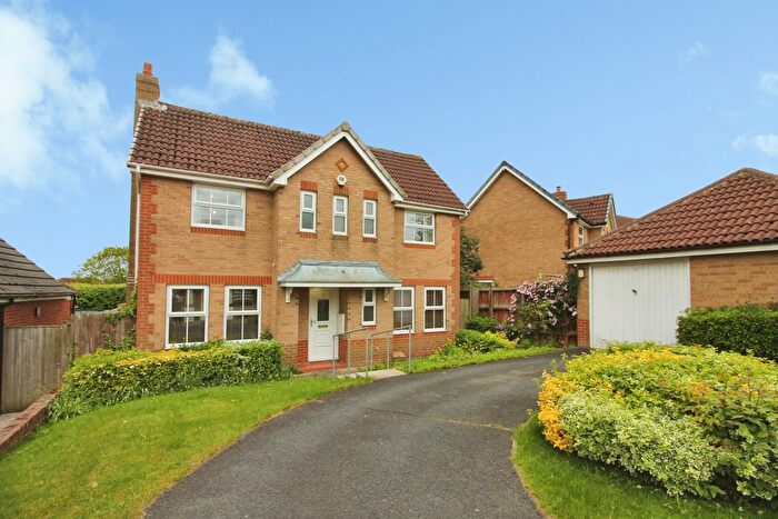 3 Bedroom Detached House For Sale In Cricketers Walk, Leeds, LS15