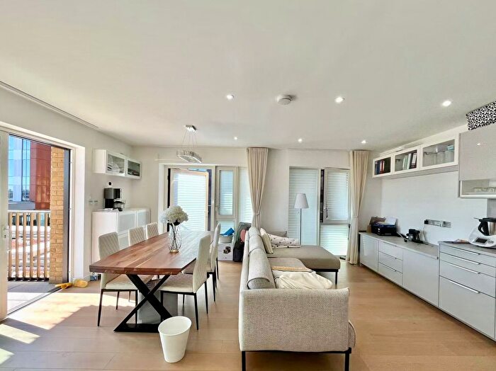 3 Bedroom Flat To Rent In Tierney Lane, London, W6