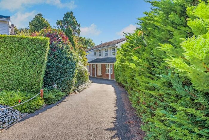 4 Bedroom Detached House To Rent In Potters Heights Close, Pinner, HA5