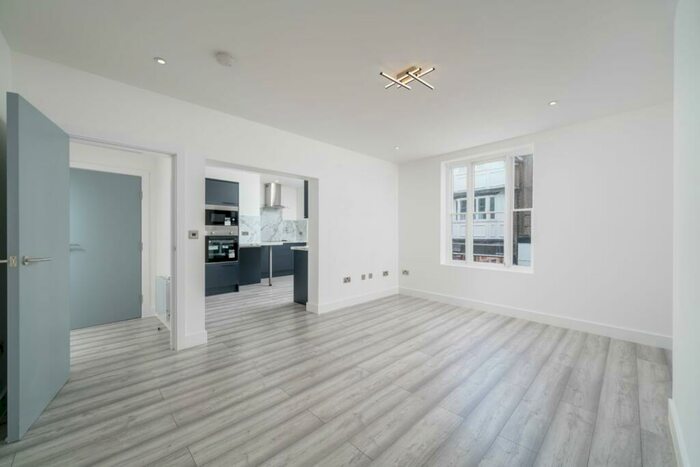 2 Bedroom Apartment To Rent In Bank Street, Braintree, CM7