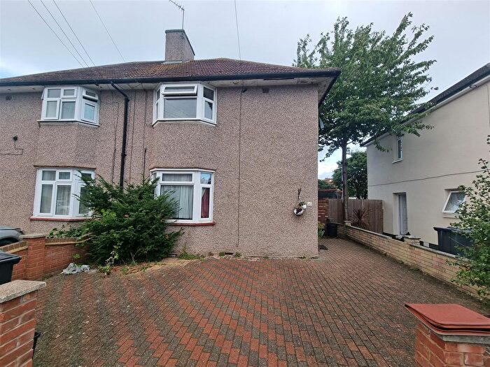 3 Bedroom Property To Rent In Mayesbrook Road, Ilford, IG3