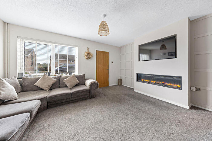 3 Bedroom Semi Detached House For Sale In Butterton Drive, Ashgate, Chesterfield, S40