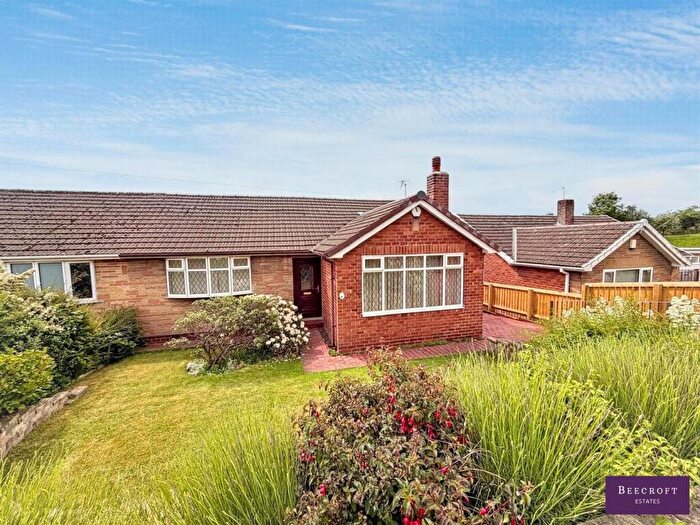 3 Bedroom Semi-Detached Bungalow For Sale In South Lea Drive, Hoyland, Barnsley, S74