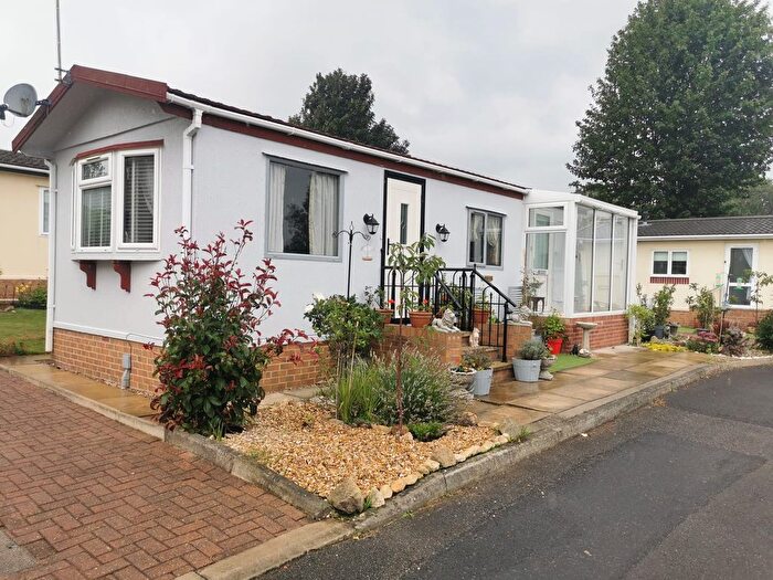 2 Bedroom Mobile/park Home For Sale In West Park Homes, Darrington, Pontefract, WF8