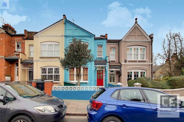 5 Bedroom Terraced House To Rent In Thornby Road, Hackney, London E5