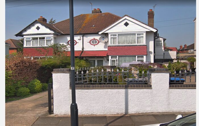 5 Bedroom Semi-Detached House To Rent In Lewgars Avenue, Kinsbury NW9