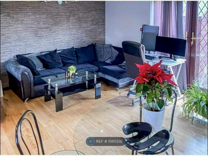 1 Bedroom Maisonette To Rent In Silicon Court, Shenley Lodge, Milton Keynes, MK5