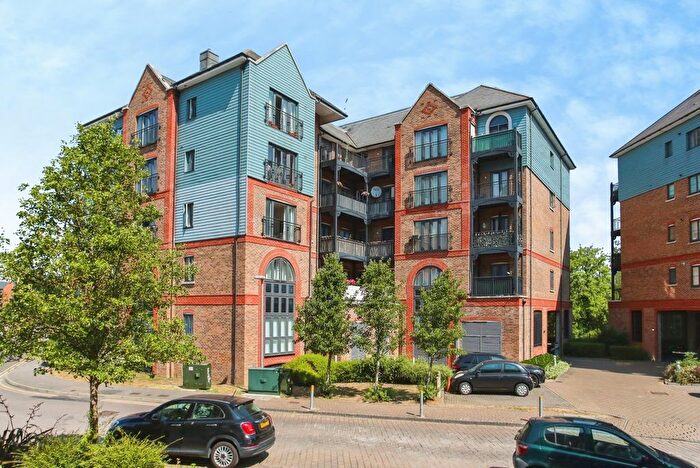 2 Bedroom Flat For Sale In Medway Wharf Road, Tonbridge, Kent, TN9