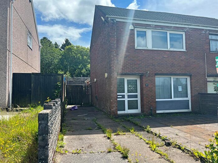 3 Bedroom Semi-Detached House For Sale In Brokesby Road, Bonymaen, Swansea, SA1