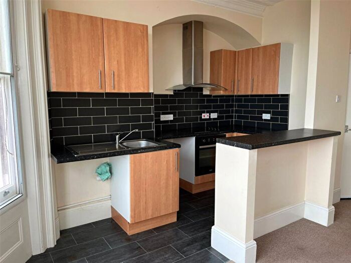 1 Bedroom Flat To Rent In Kirkley Cliff, Lowestoft, Suffolk, NR33