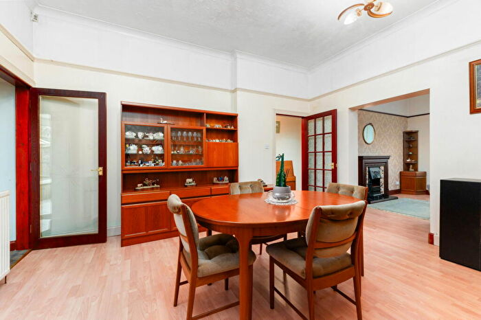 2 Bedroom Cottage For Sale In West Main Street, Broxburn, EH52