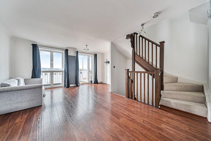 4 Bedroom Terraced House For Sale In Wharfside Close, Erith, DA8