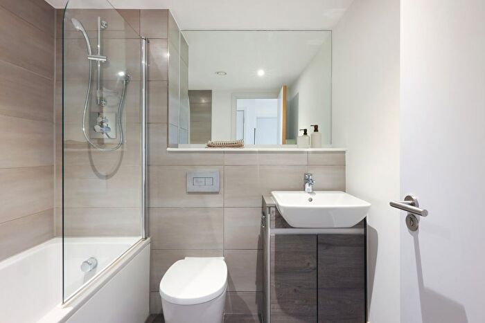 2 Bedroom Flat To Rent In The Lansdowne, Hagley Road, Birmingham, B16