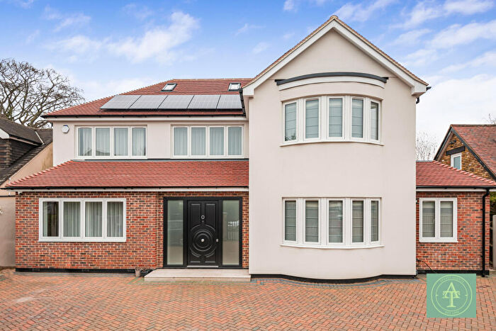 5 Bedroom Detached House For Sale In Willenhall Avenue, New Barnet, Hertfordshire, EN5