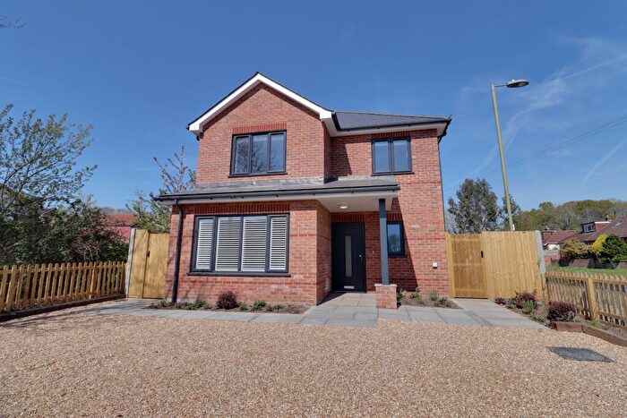 4 Bedroom Detached House For Sale In Lovedean Lane, Lovedean, PO8