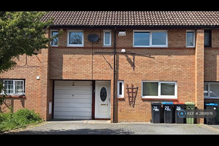 4 Bedroom Terraced House To Rent In Hutton Avenue, Milton Keynes, MK6