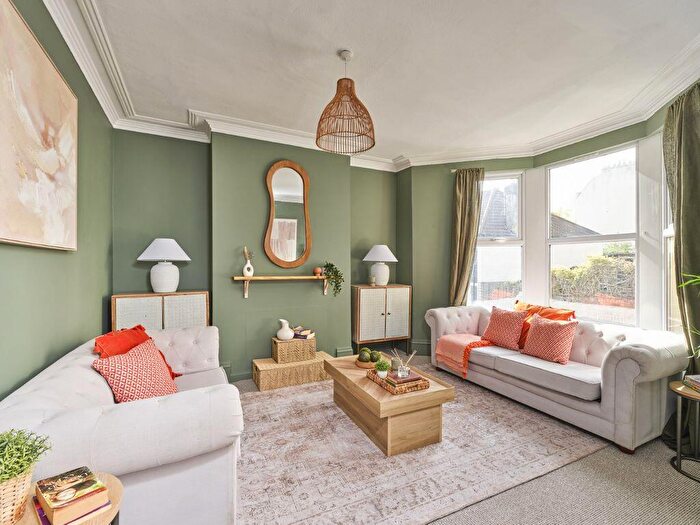 3 Bedroom Apartment For Sale In Dowry Road | Clifton, BS8