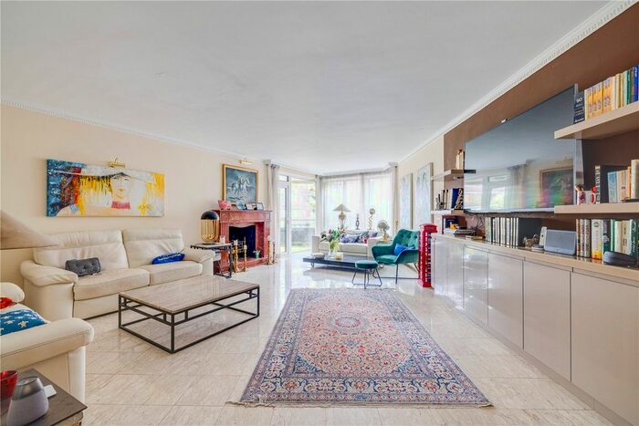 3 Bedroom Flat To Rent In Alder Lodge, Stevenage Road, London, SW6