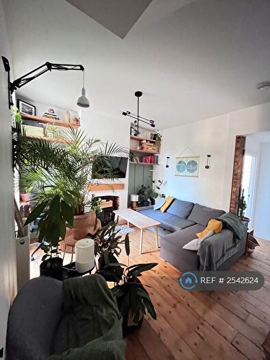 1 Bedroom Flat To Rent In Manbey Grove, London, E15