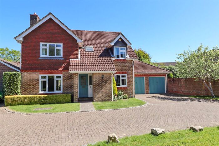 4 Bedroom Detached House For Sale In Nuthatch Way, Horsham, RH12