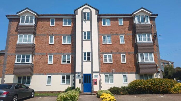 1 Bedroom Flat For Sale In Tennyson Close, Scotland Green Road, Enfield, EN3