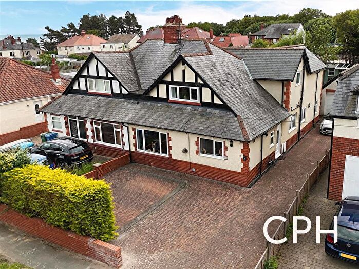 5 Bedroom Semi-Detached Bungalow For Sale In Scholes Park Road, Scarborough, YO12