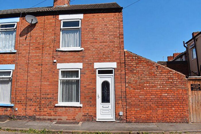 2 Bedroom End Of Terrace House For Sale In Cromwell Road, Newark, NG24