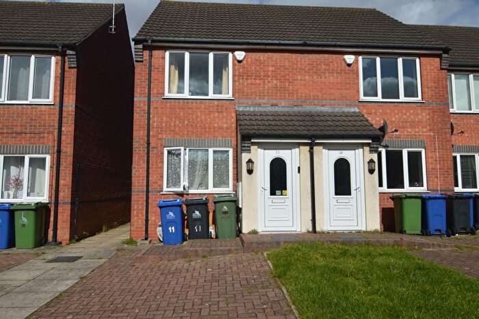 2 Bedroom Terraced House For Sale In Kingsgate, Grimsby, DN32