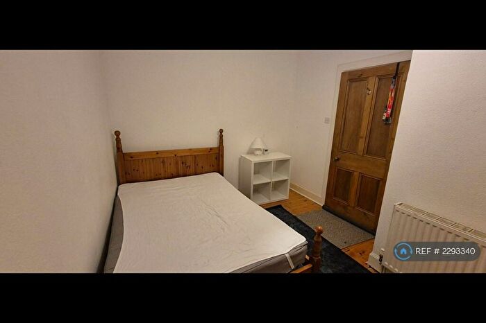 1 Bedroom Flat To Rent In St Peters Place, Edinburgh, EH3