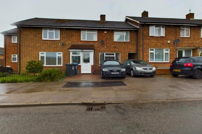 4 Bedroom House To Rent In Rumballs Road, Hemel Hempstead, HP3