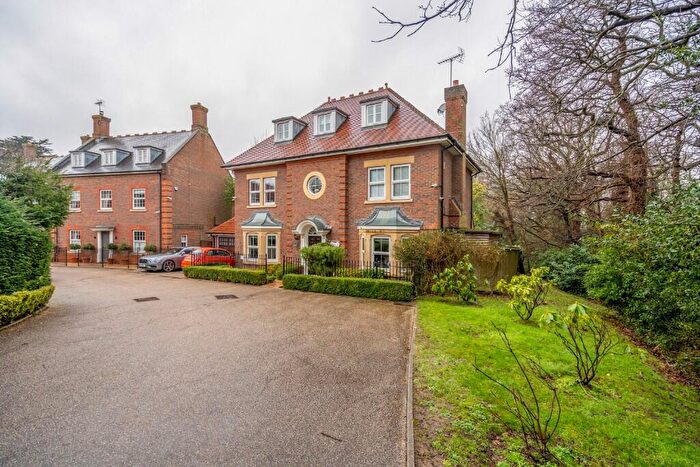 5 Bedroom Detached House For Sale In Regents Drive, Woodford Green, Essex, IG8