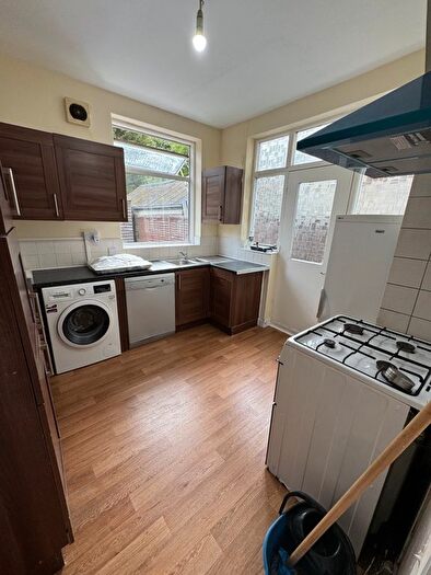 4 Bedroom Detached House To Rent In Brook Avenue, Wembley, HA9