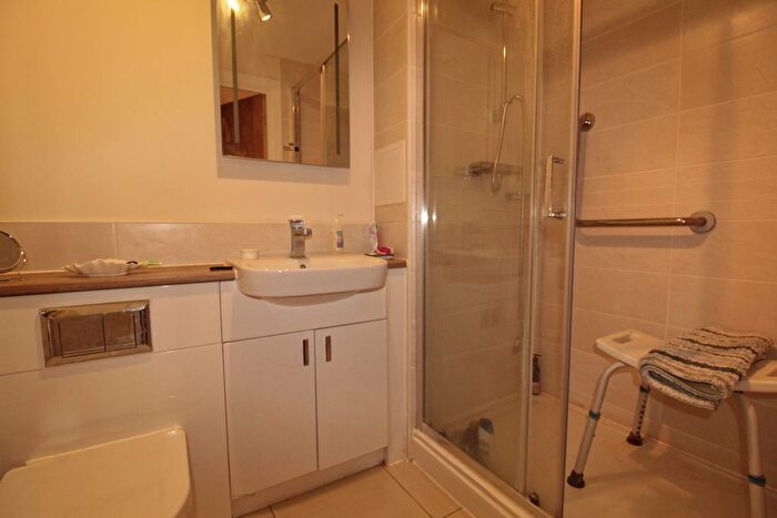 2 Bedroom Flat For Sale In Applegate House, Trowbridge, BA14