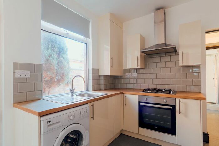 5 Bedroom Flat To Rent In Royland Road, Loughborough LE11