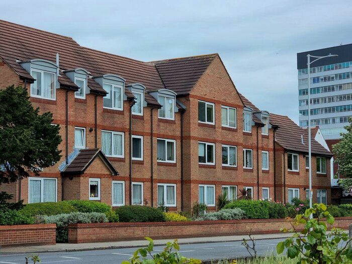 1 Bedroom Flat To Rent In Beehive Lane, Ilford, IG4