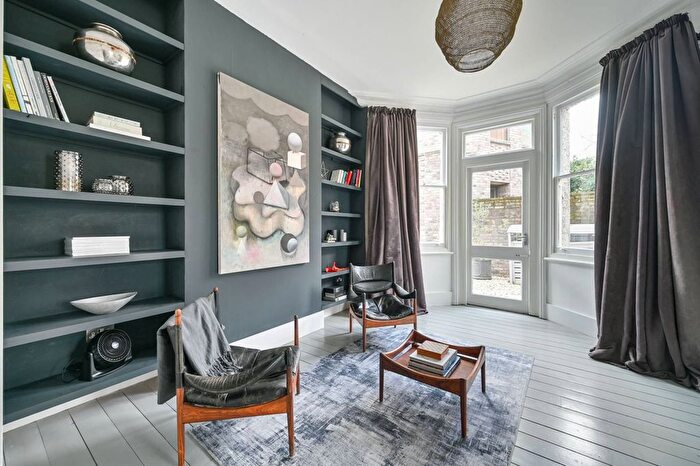 5 Bedroom Property To Rent In Kings Road, Willesden, London, NW10